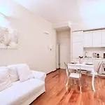 Easylife - Elegante Bilocale A Due Passi Dal Colorato Quartiere Di Porta Venezia