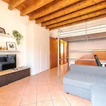 Guest Planet - Rosso Milano Apartment - Navigli Area