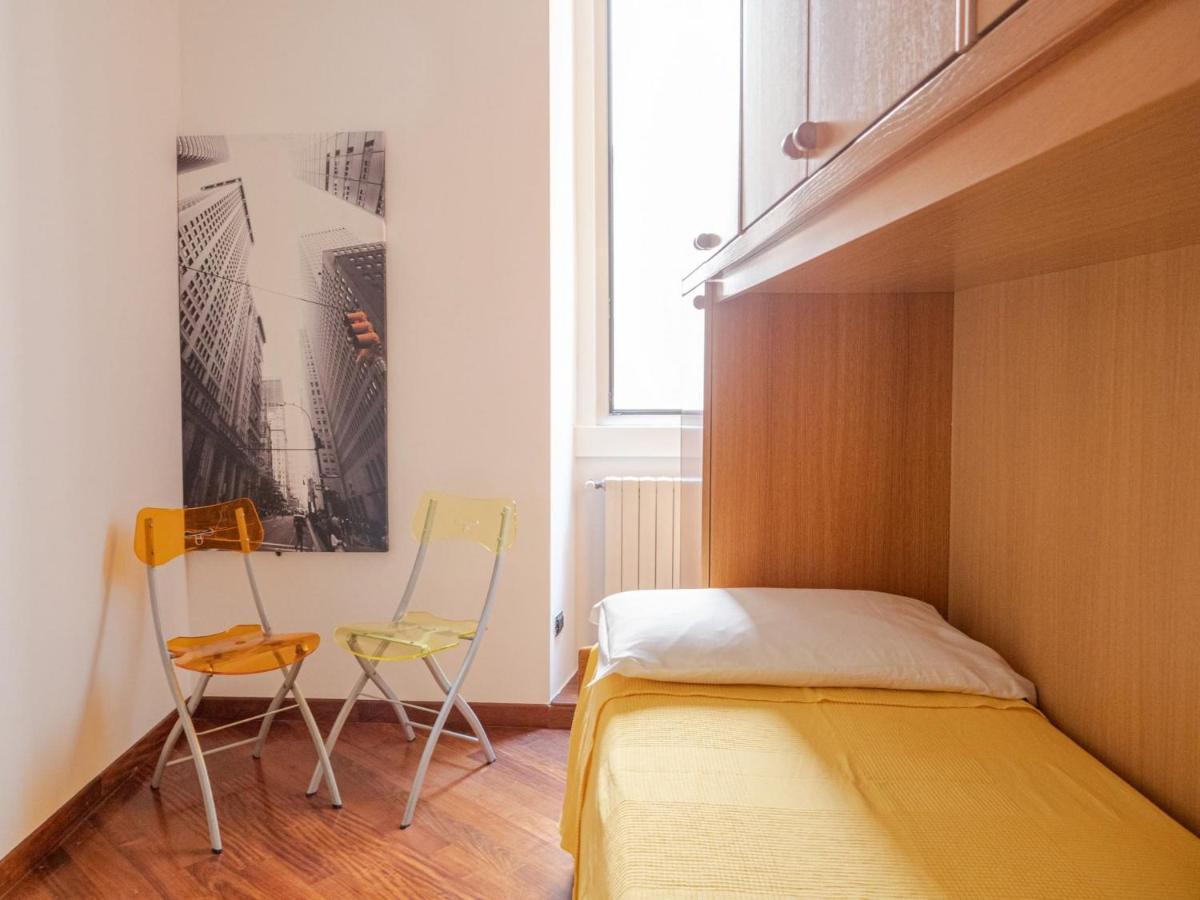 The Rent - Two Bedroom Near Sondrio Subway Milan