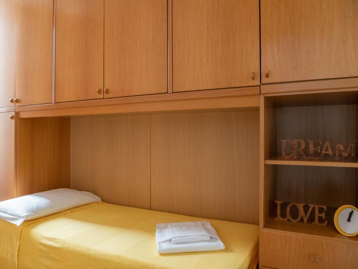 The Rent - Two Bedroom Near Sondrio Subway Apartment