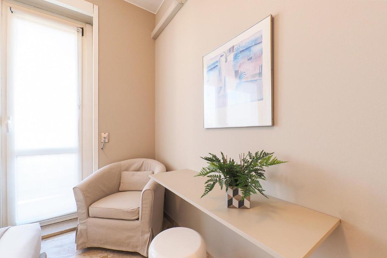 Contempora - Elvezia 8 - E52 Milano