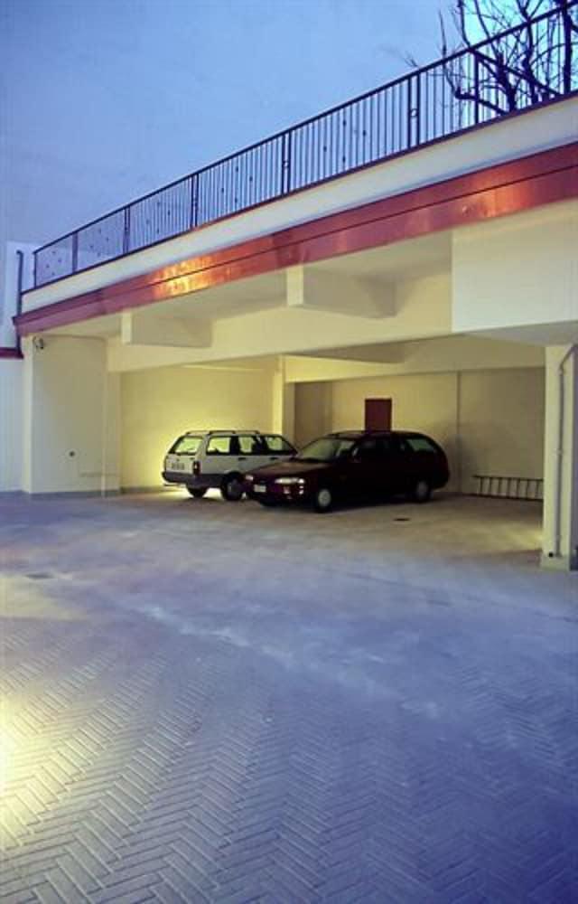 Terminal 3*