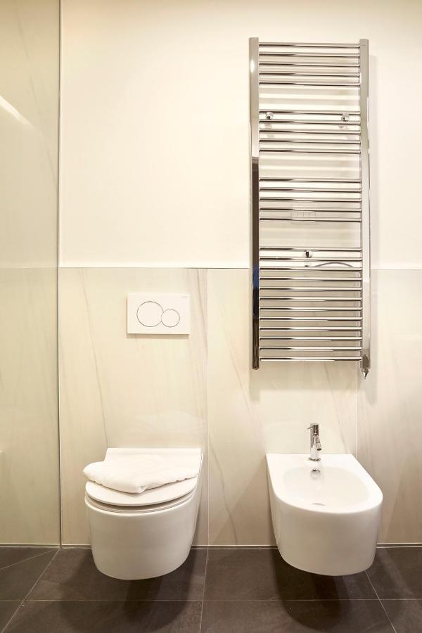 Prestige Boutique -piazza Duomo * Mailand
