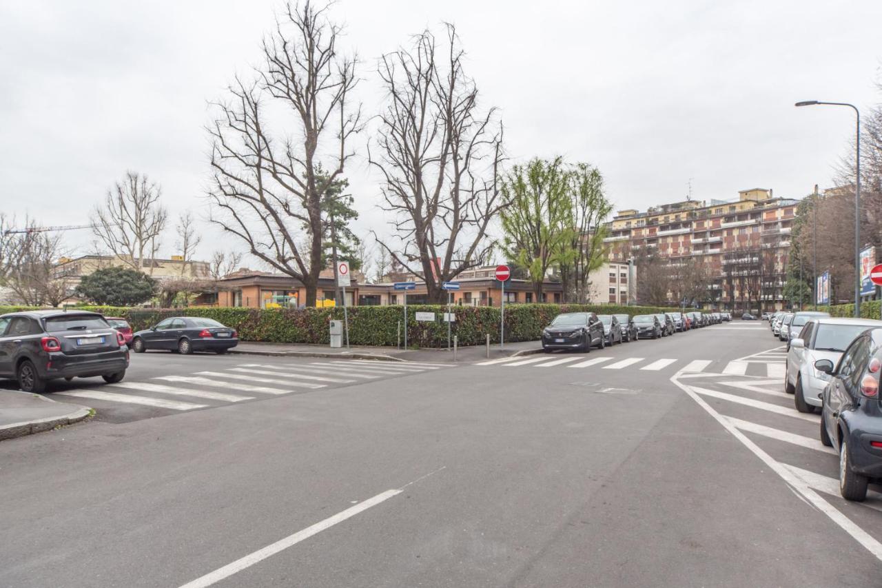 Appartamento Easylife - Lussuoso Trilocale Con Balcone E Vasca Idromassaggio In Zona Barona