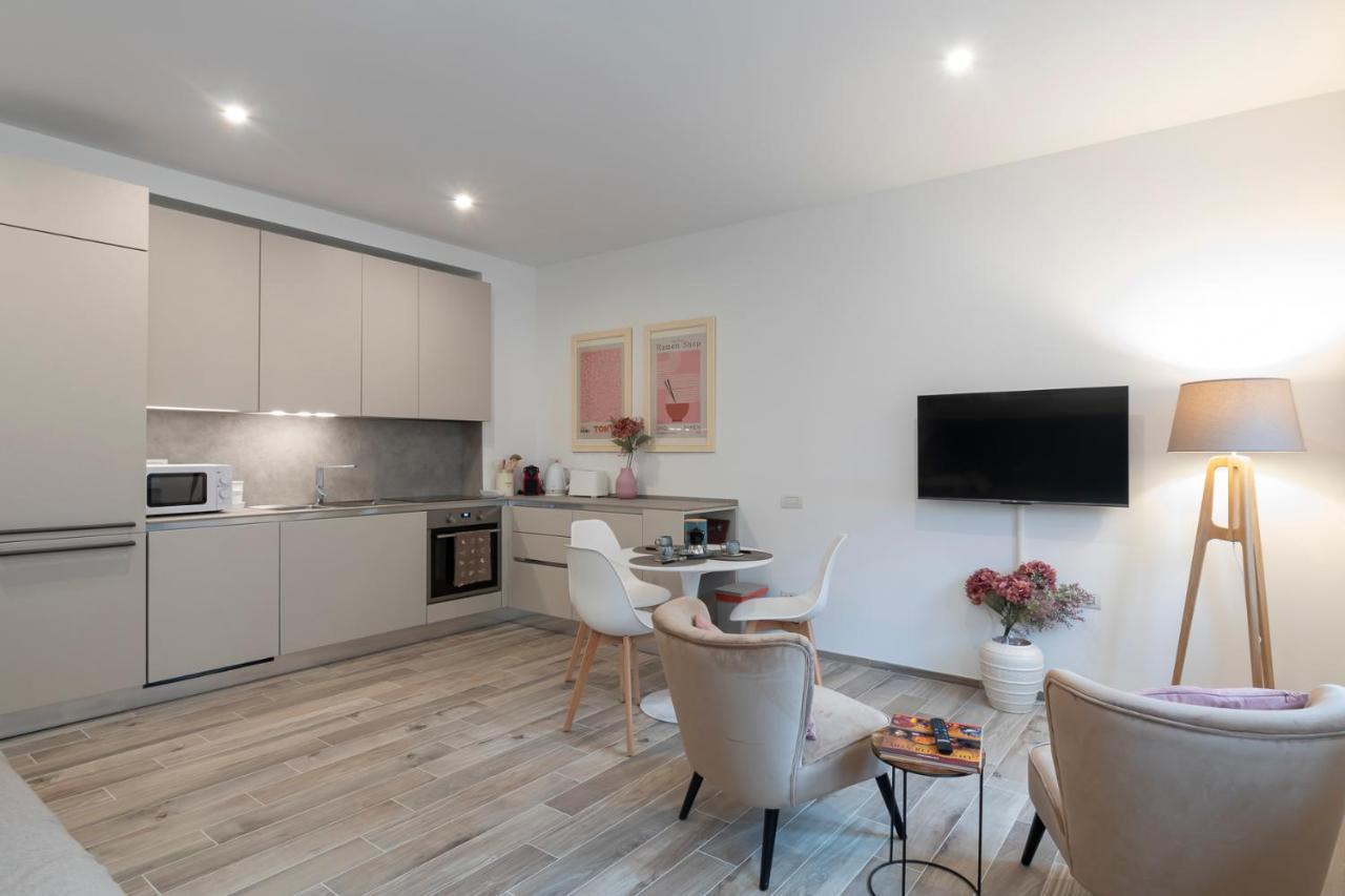 Campania - Ristrutturato Nuovo Vicino M4 Apartment *