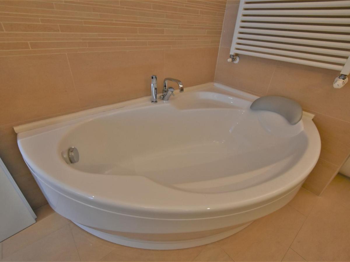 Appartamento Corso Genova By Interhome