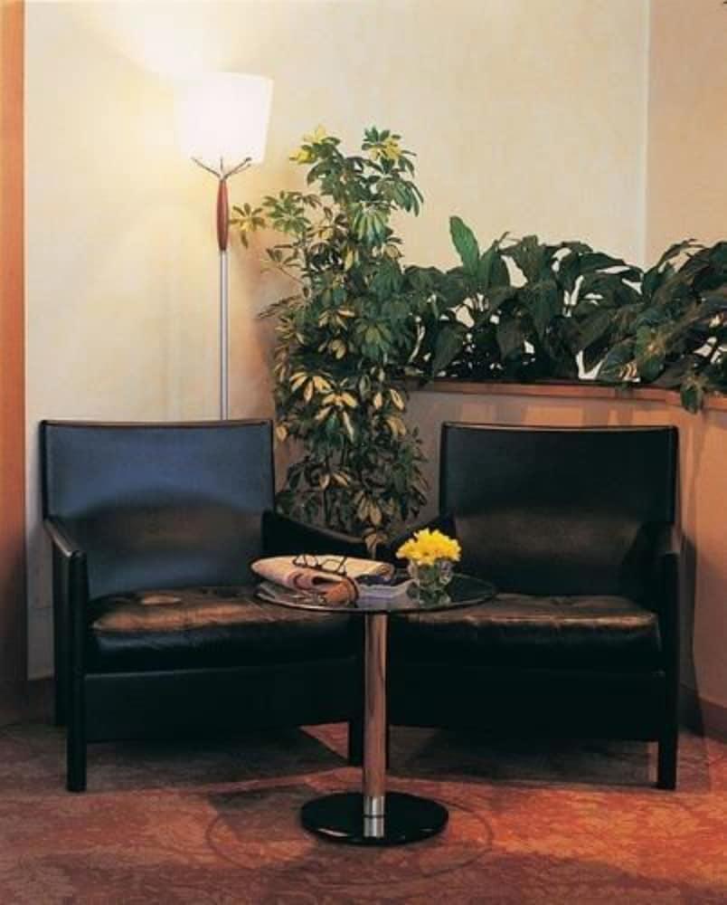 Mokinba Sant'ambroeus 3*