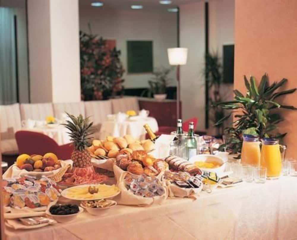 Mokinba Sant'ambroeus Hotel Milano