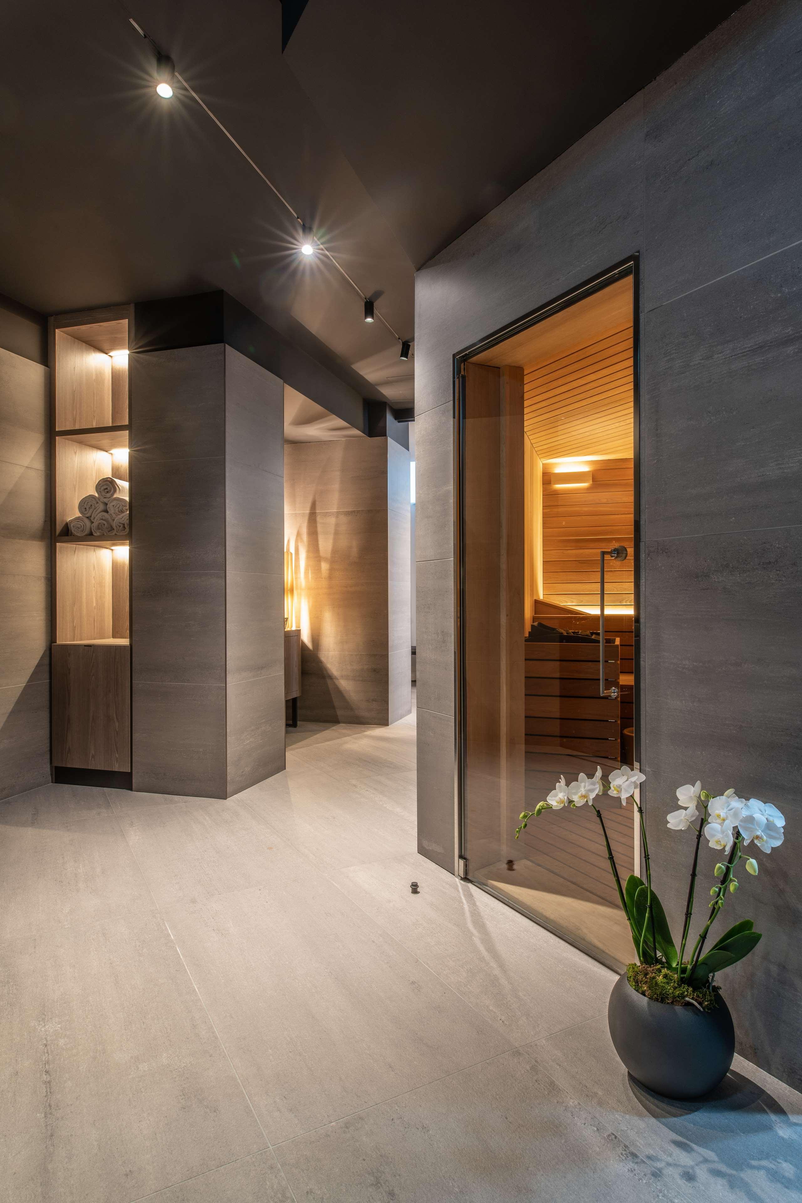 Radisson Collection Hotel, Palazzo Touring Club