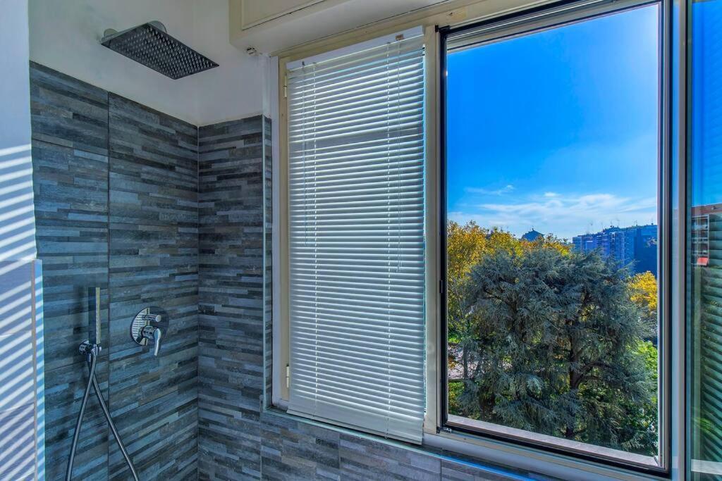 Charmy & Cozy Panoramic Flat 50m From M4 Stop Leilighet