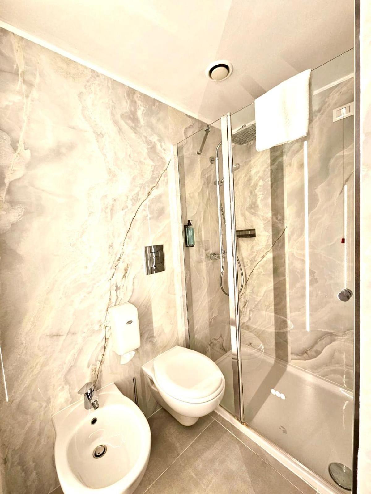 Canova 3* Milaan