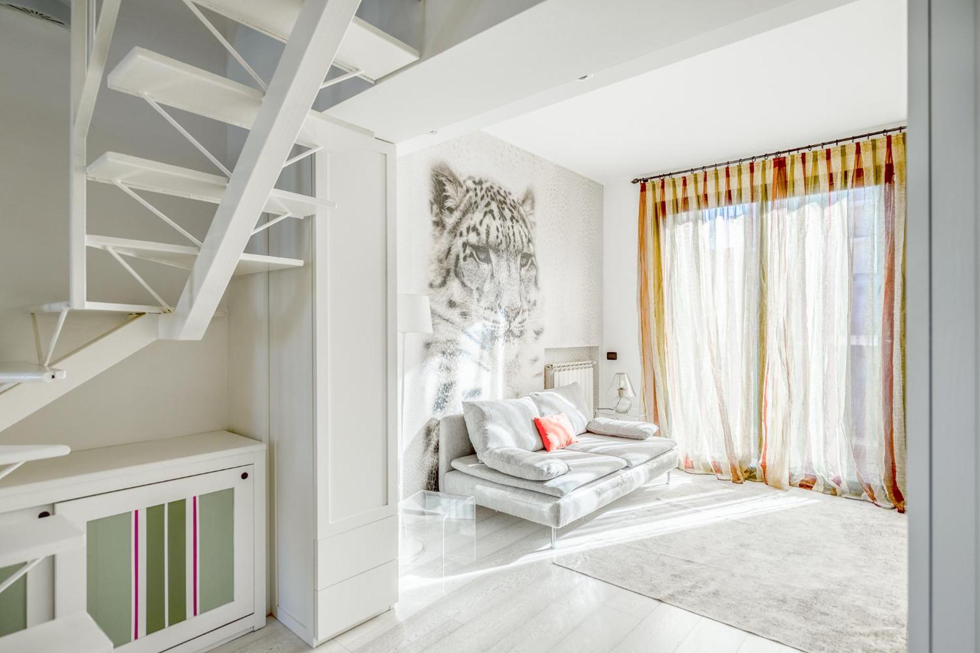 Bright Loft - Free Private Parking Leilighet