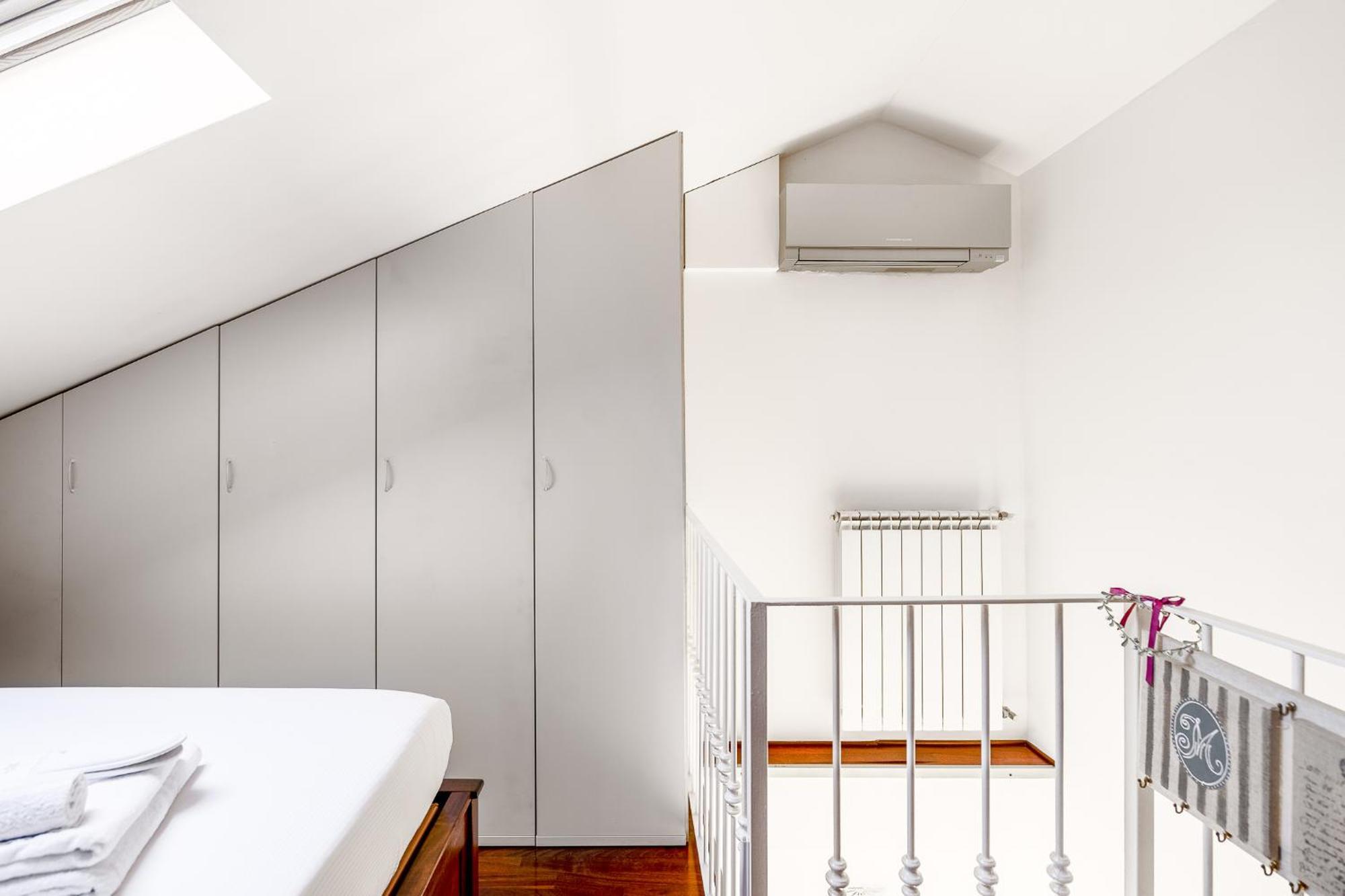 Leilighet Bright Loft - Free Private Parking