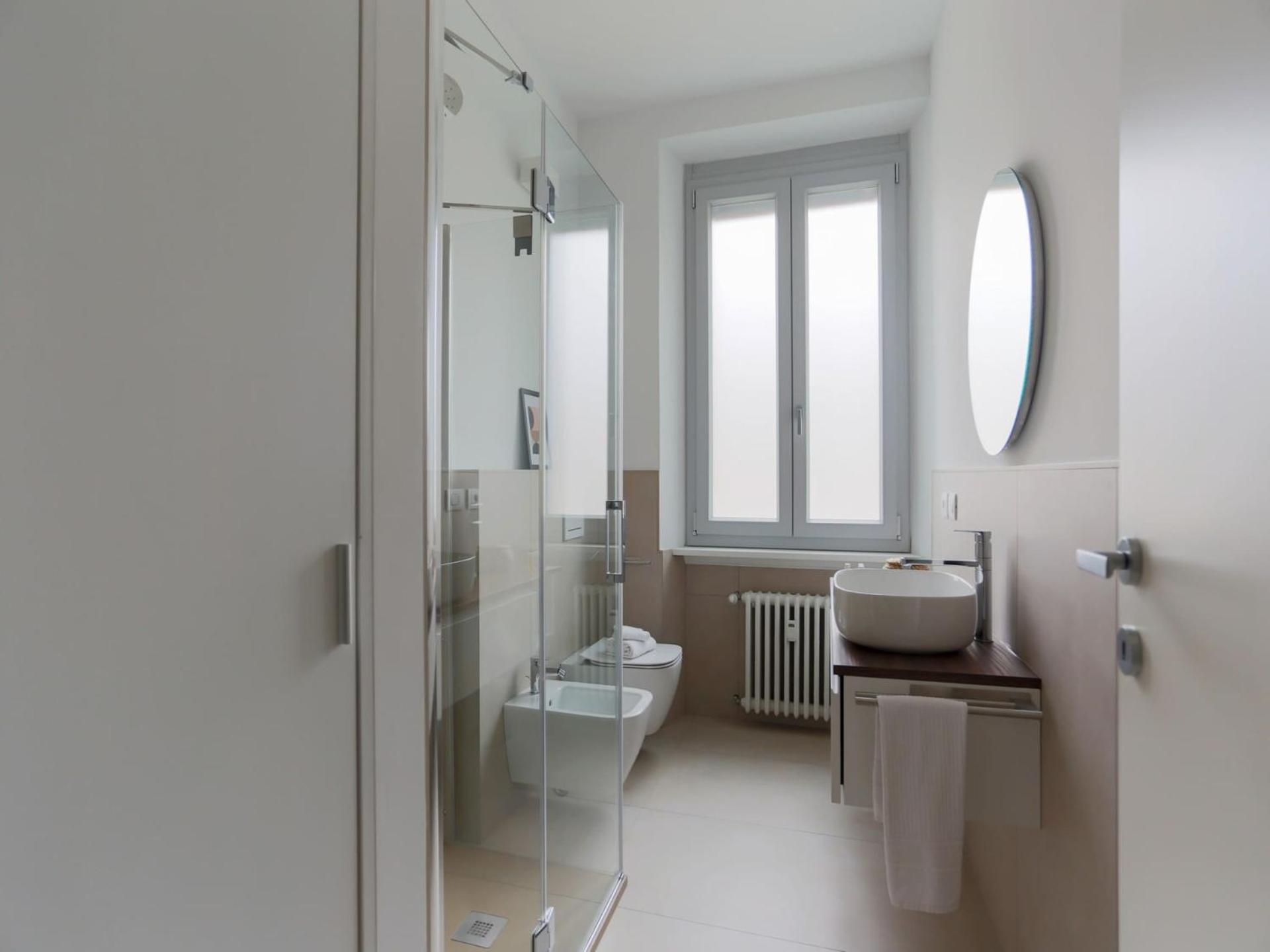 The Rent - Spacious And Renovated Two-bedroom Downtown Lejlighed Milano