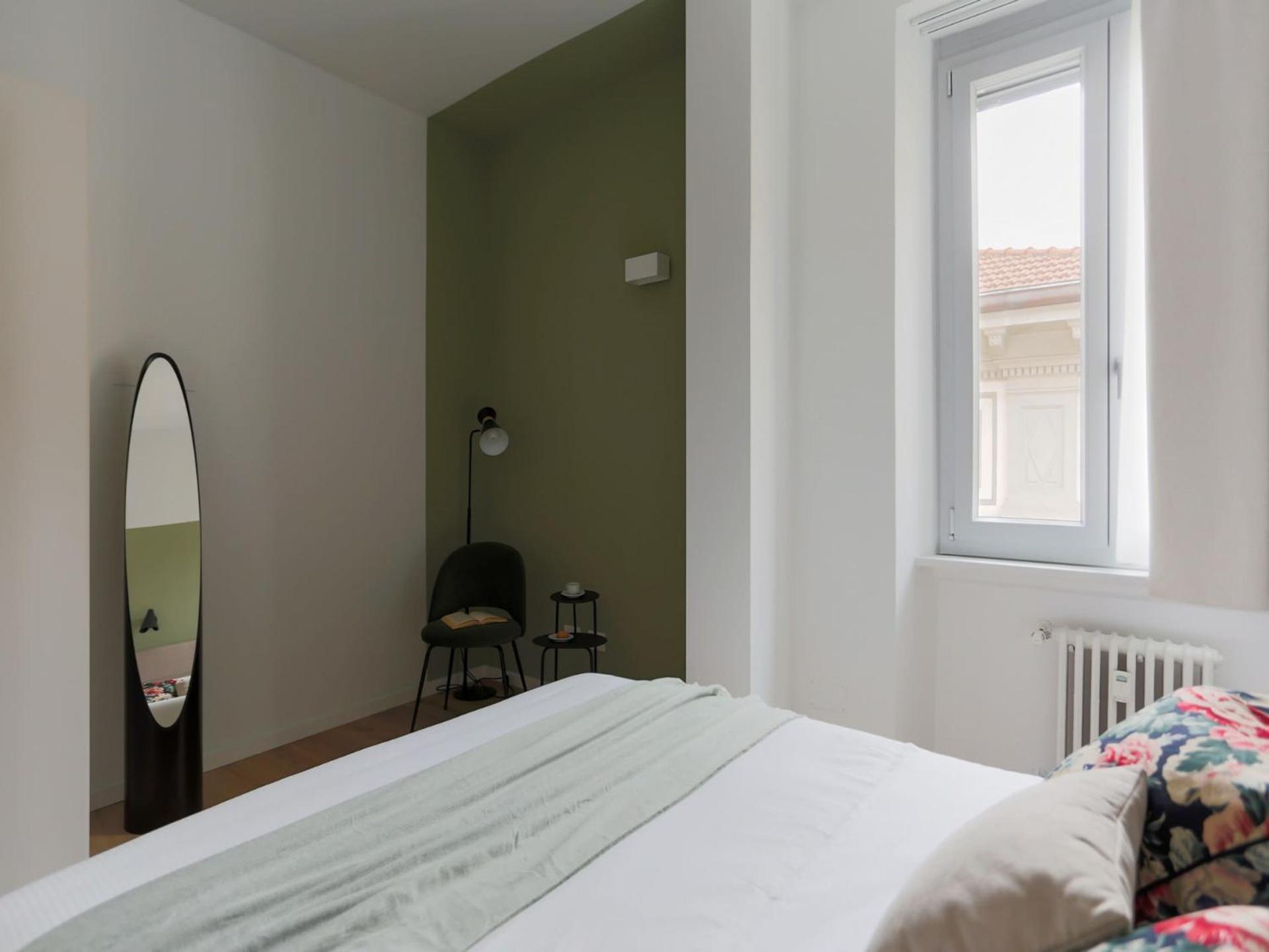 The Rent - Spacious And Renovated Two-bedroom Downtown Lejlighed *