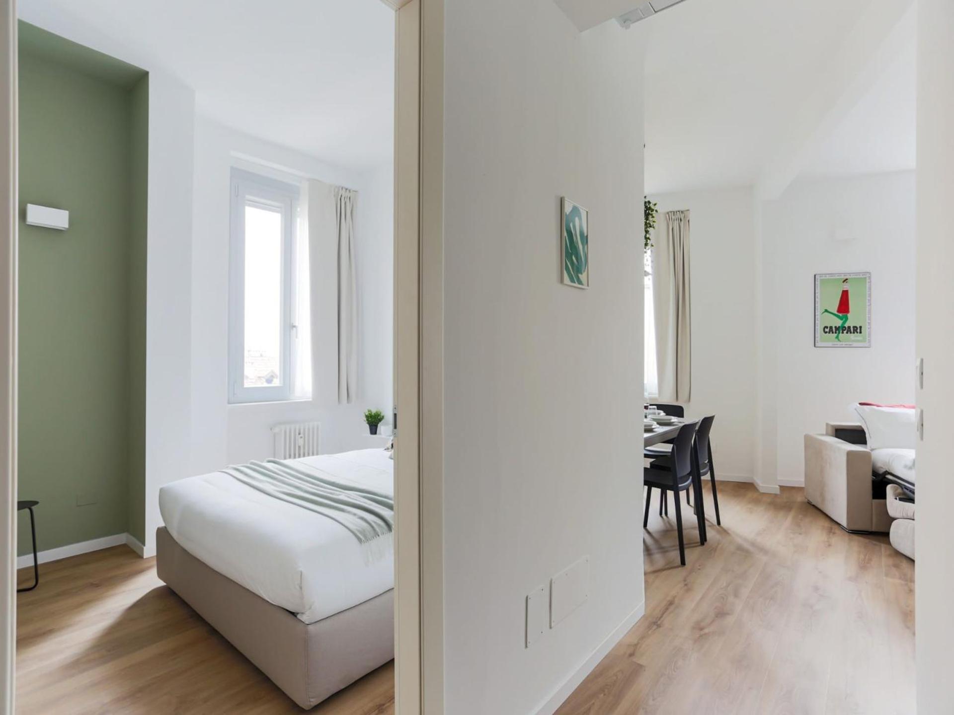 The Rent - Spacious And Renovated Two-bedroom Downtown Lejlighed