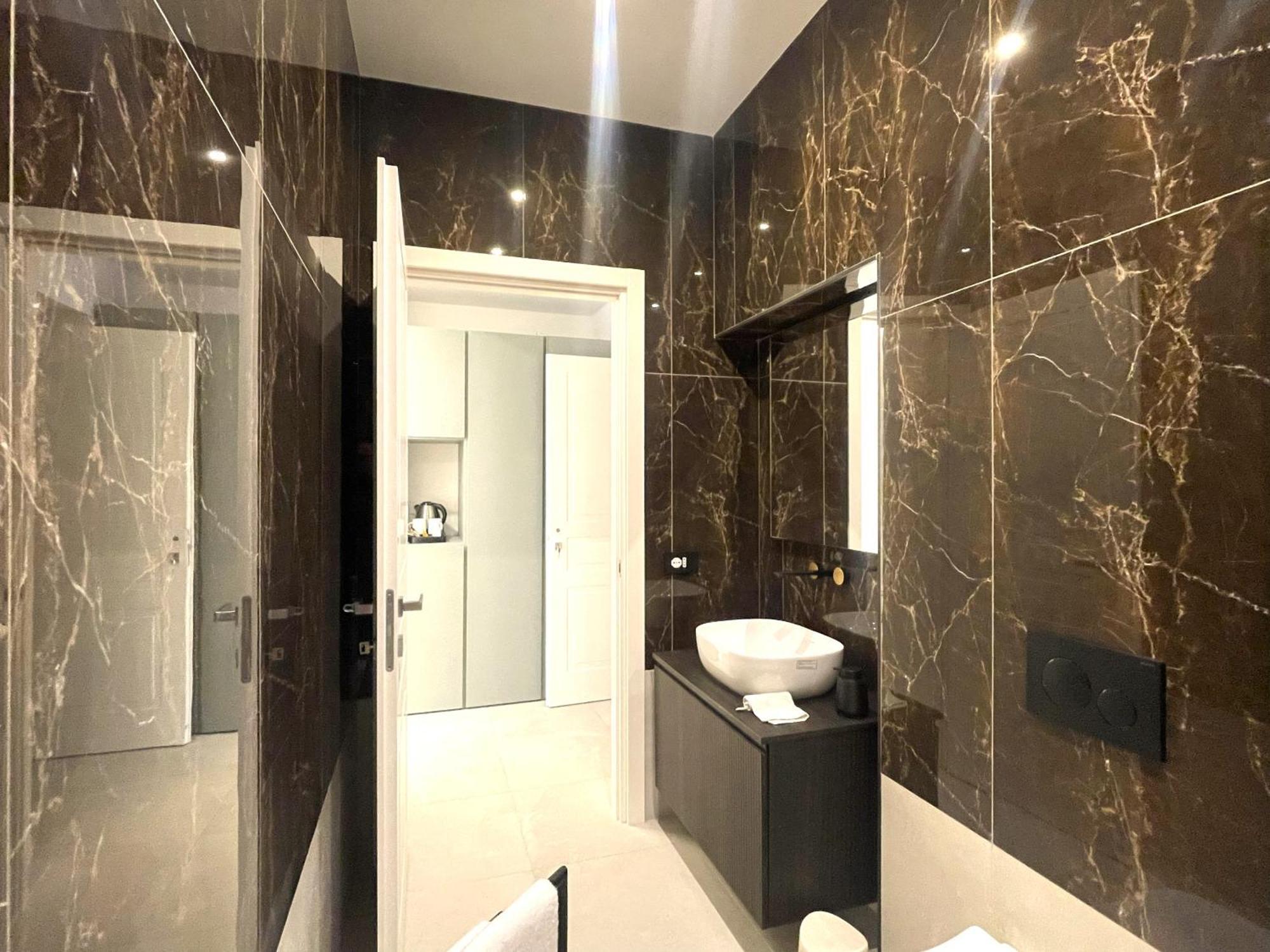 B And G San Babila- Luxury In The Heart Of - Design District Guest house *