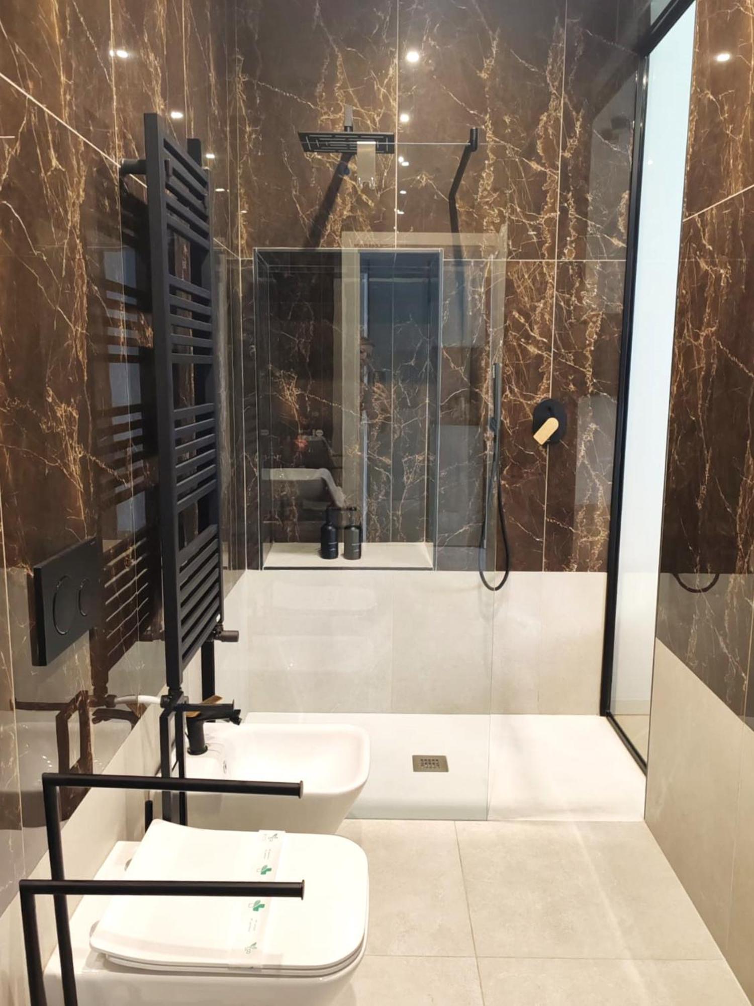B And G San Babila- Luxury In The Heart Of - Design District *