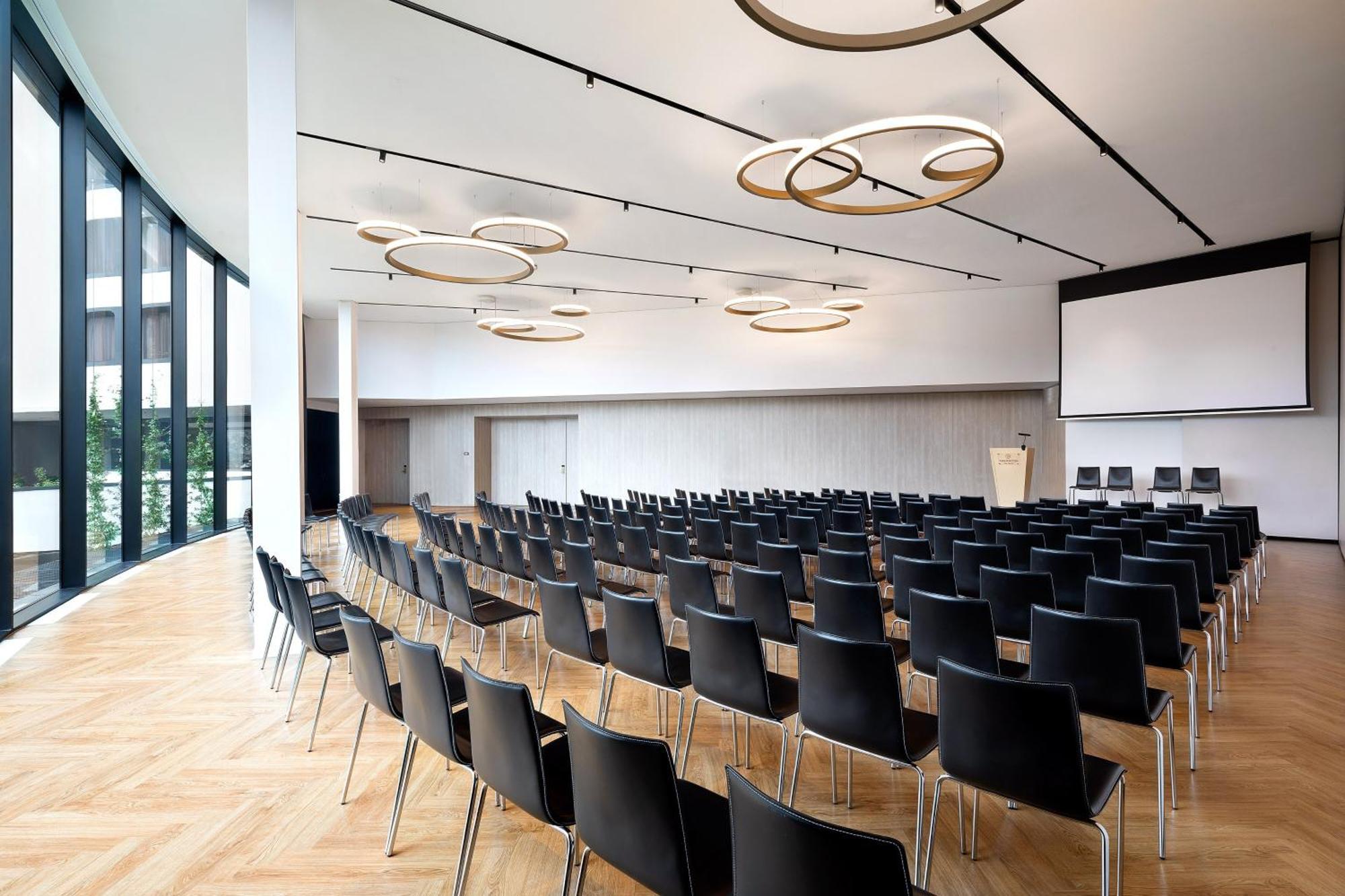 Sheraton San Siro Hotel 4*