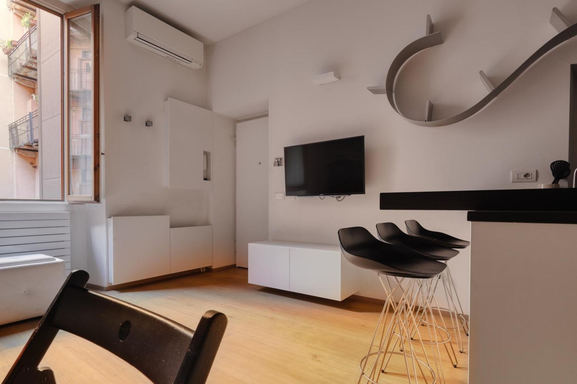 Just Urban - Superb - Moscova Brera Milano
