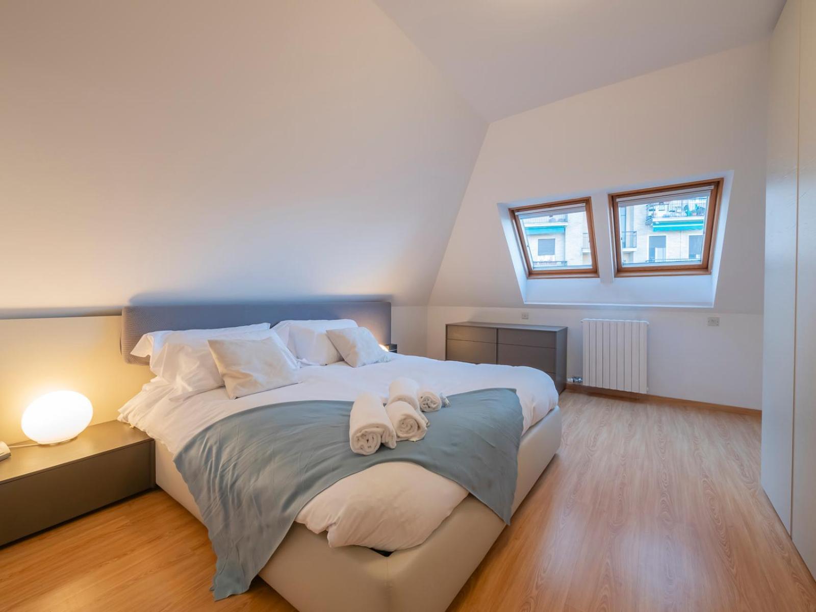 Xenia - Luxury & Elegant Penthouse In Life *
