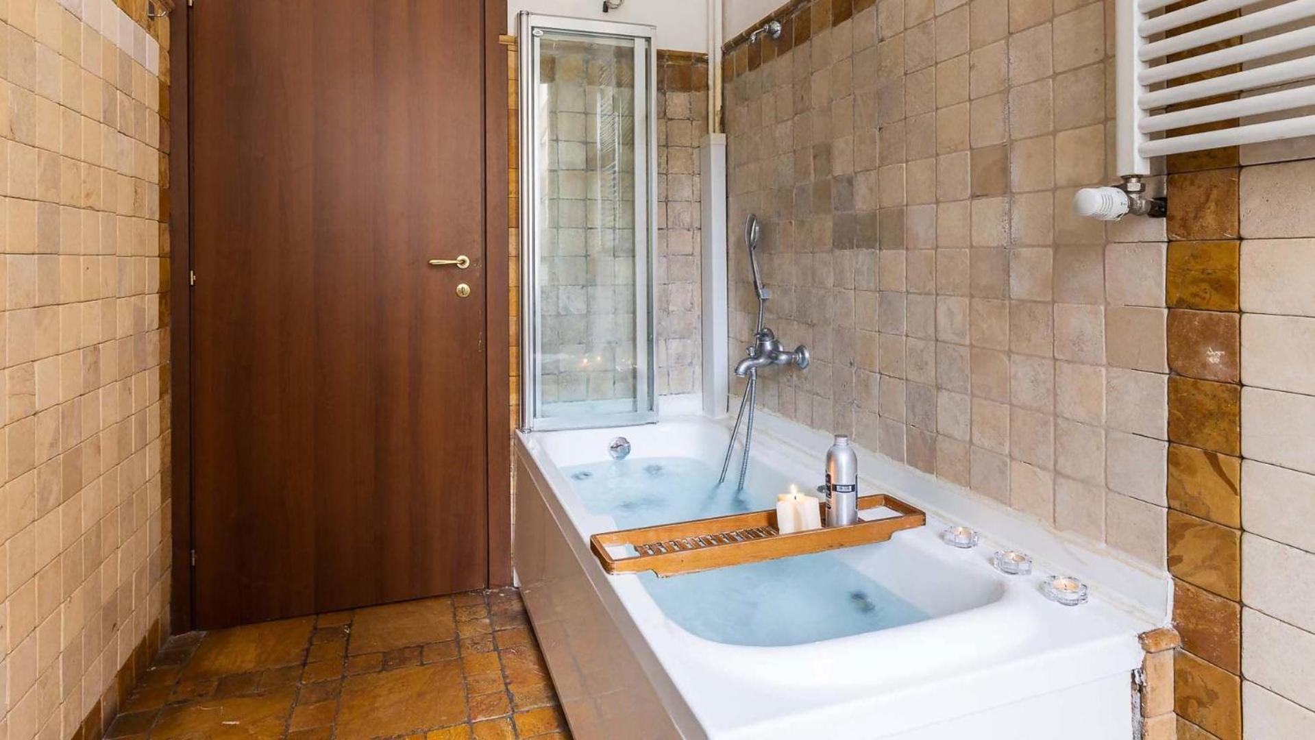Appartamento Navigliieo Elegante Idromassaggio Milano