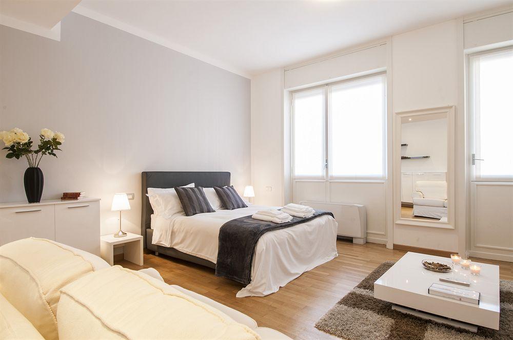 Royal Magenta & Luxury Apartment