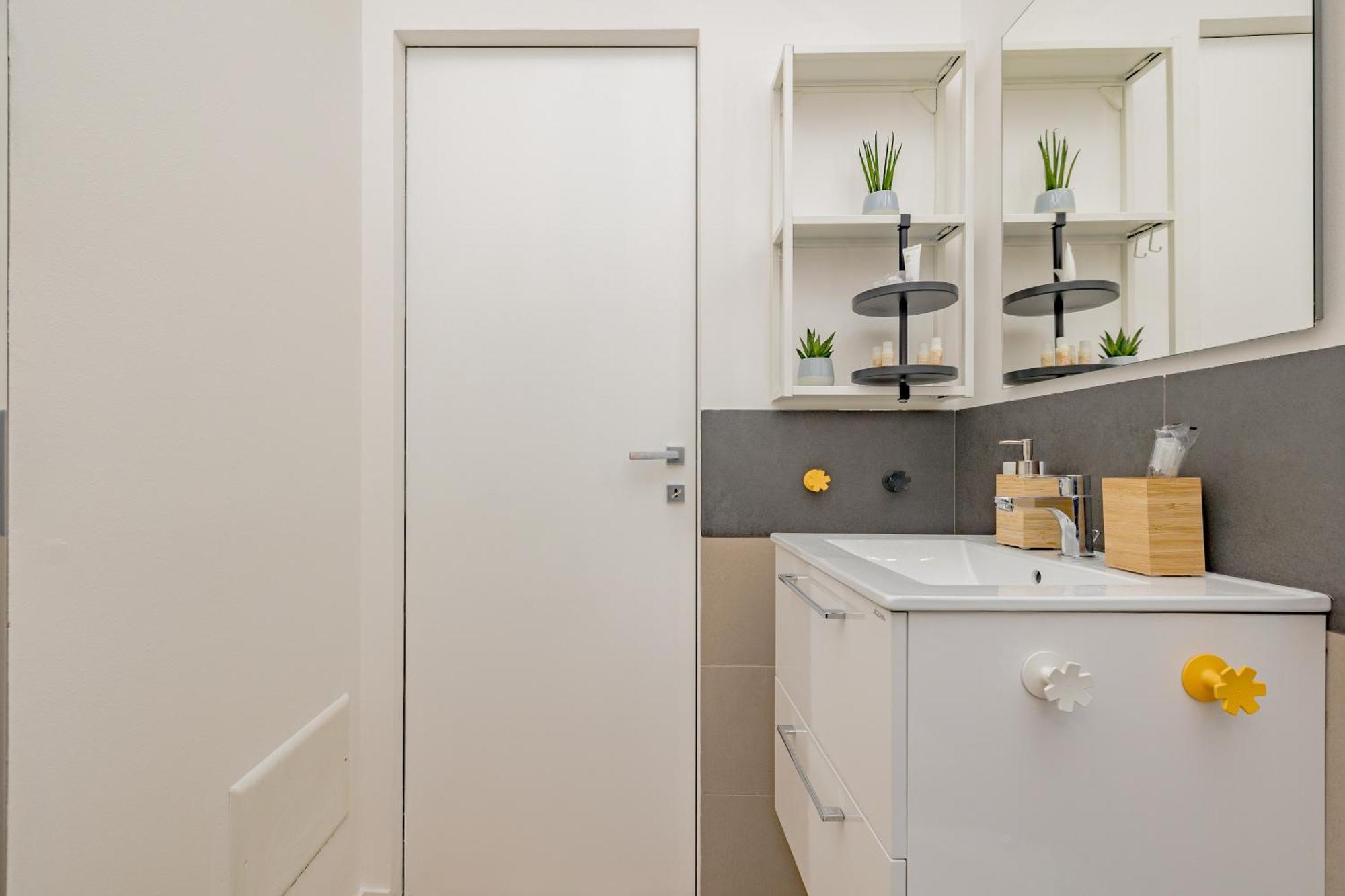 Comfy & Chic Vicino Famagosta E Universita Iulm Apartment