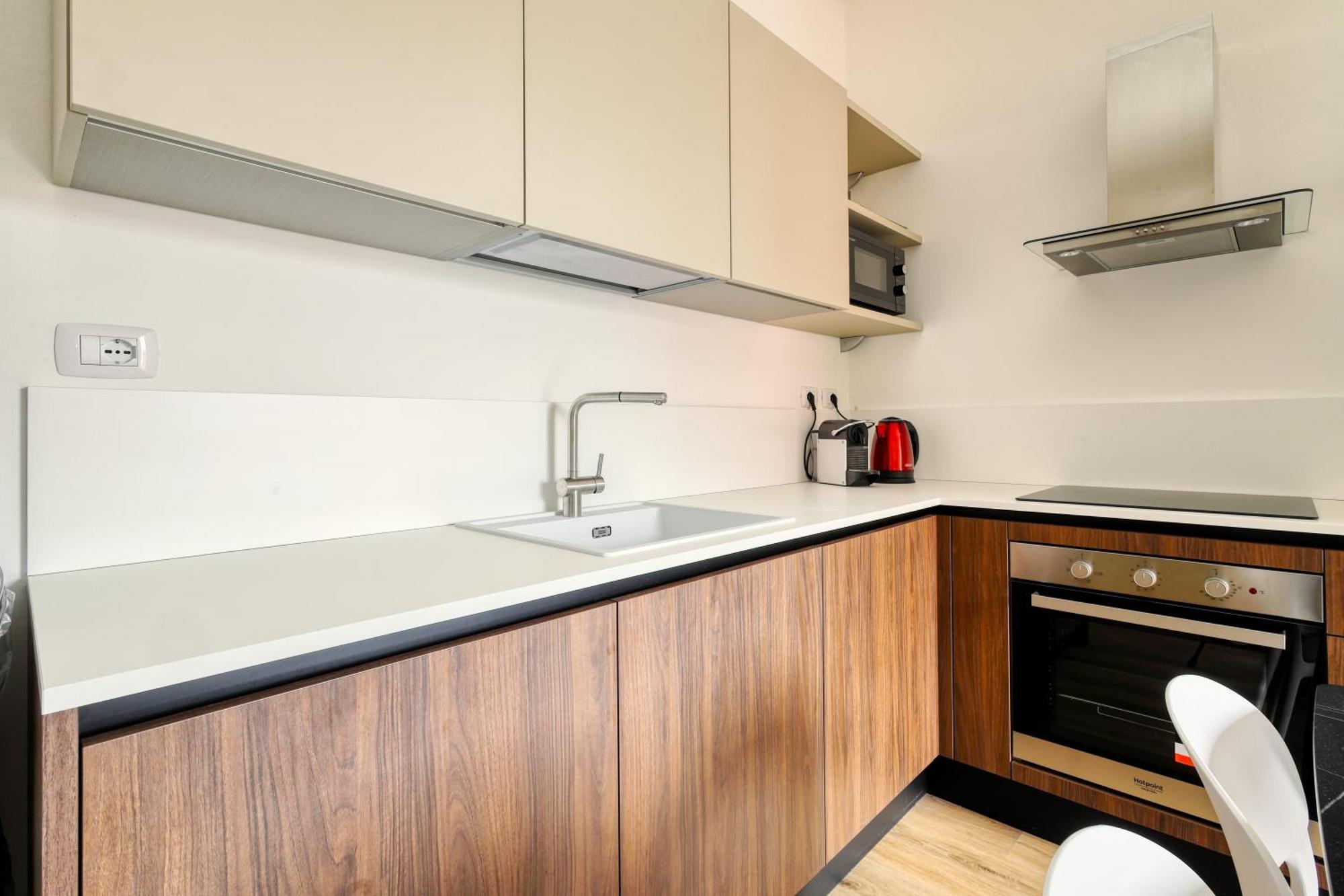 Appartamento Joivy 1-bed With Balcony Near Subway Milano
