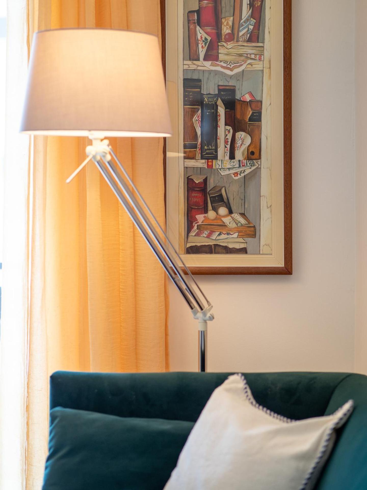 Stylish Flat With Balcony - 15 Min To Duomo * Milano