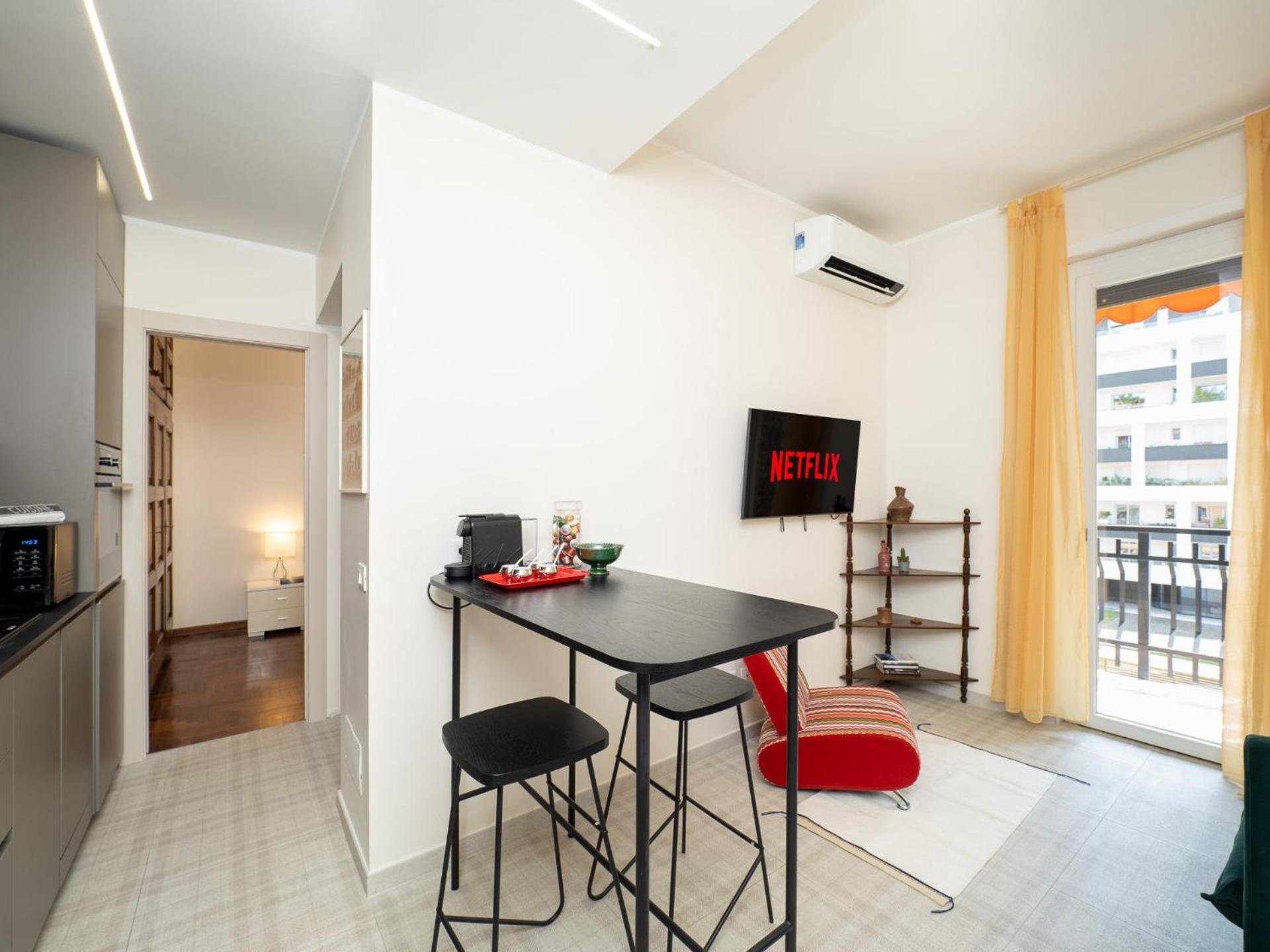 Lejlighed Stylish Flat With Balcony - 15 Min To Duomo