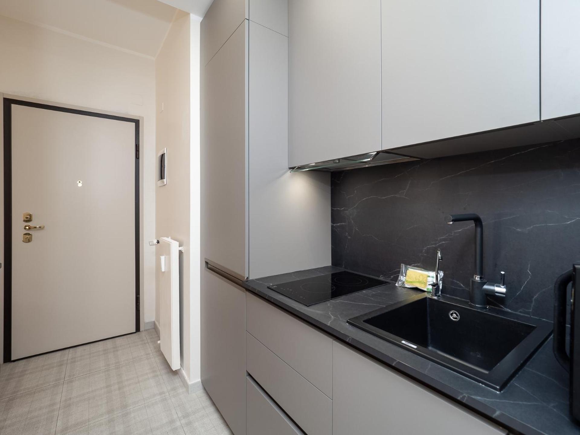 Stylish Flat With Balcony - 15 Min To Duomo Milano
