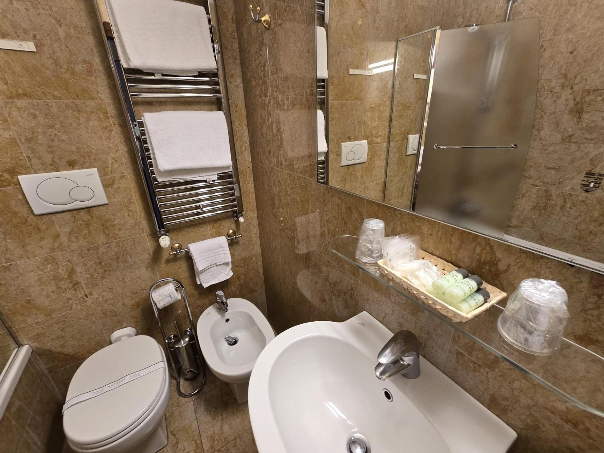 Mokinba Sant'ambroeus 3* Milano