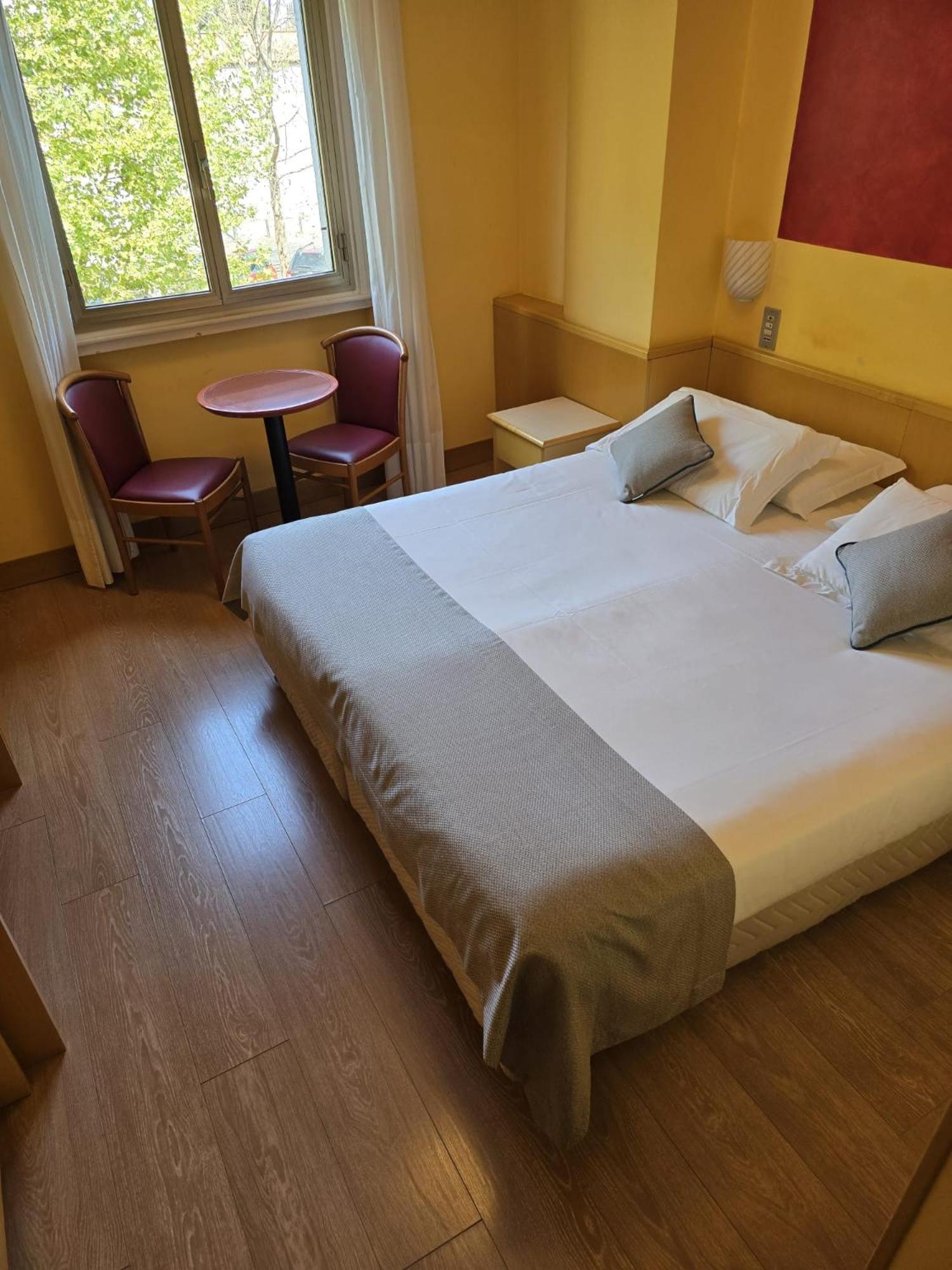 Hotel Mokinba Sant'ambroeus 3*