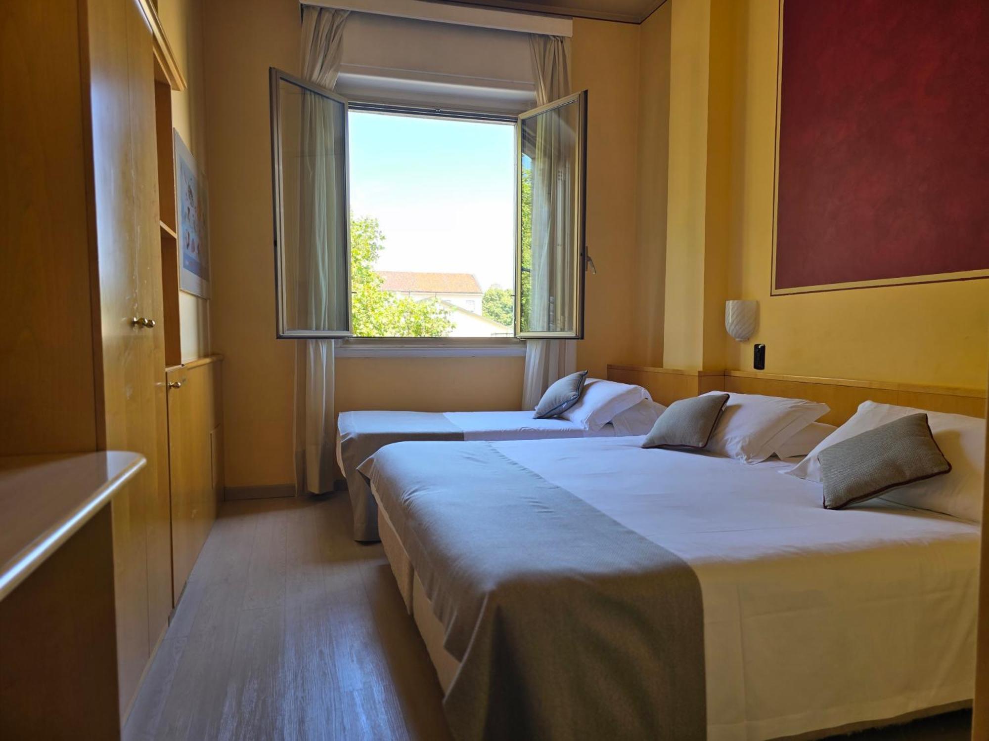 Mokinba Sant'ambroeus Hotel 3*