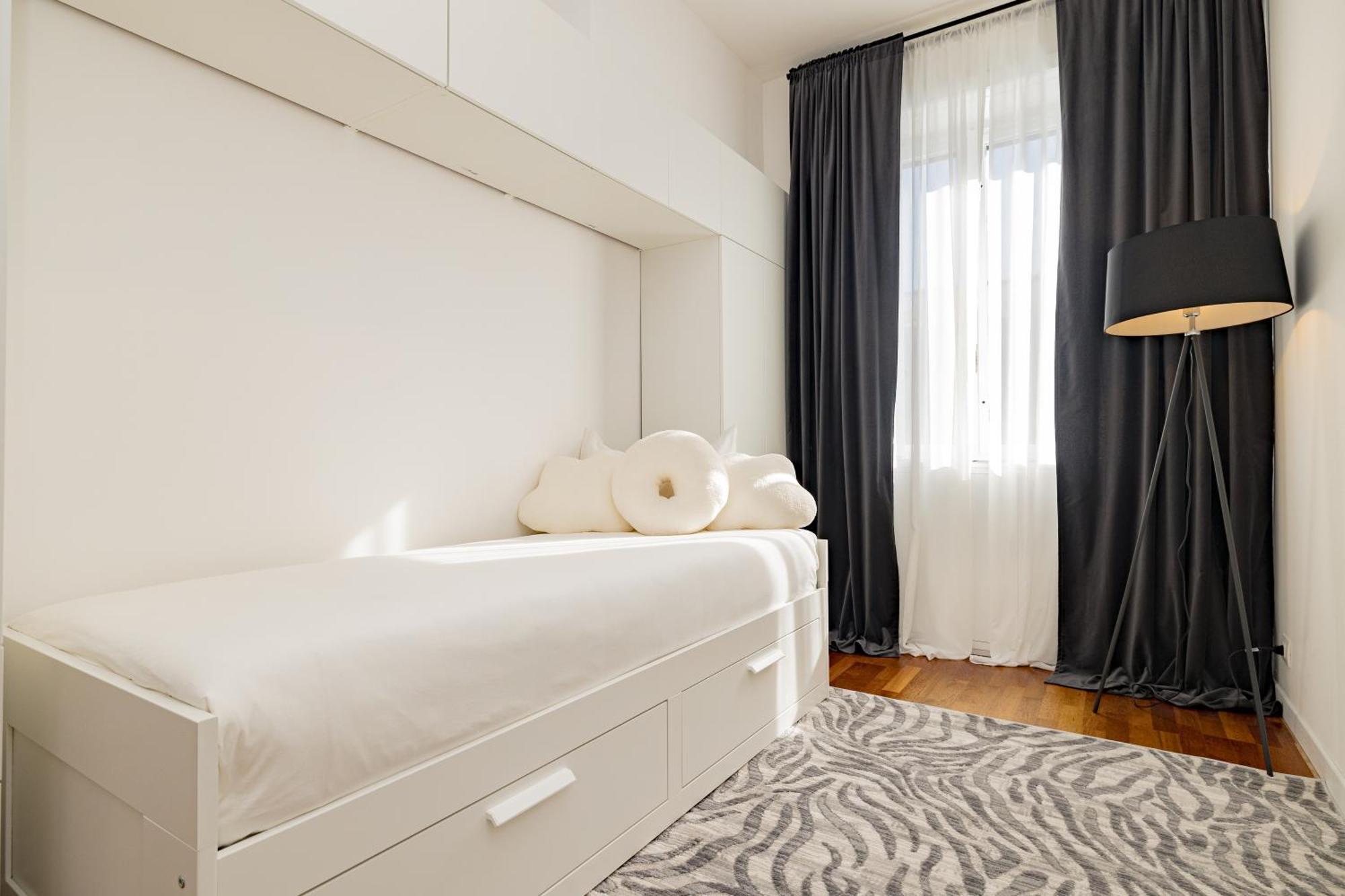 8 Luxury - Centro - Porta Venezia Leilighet