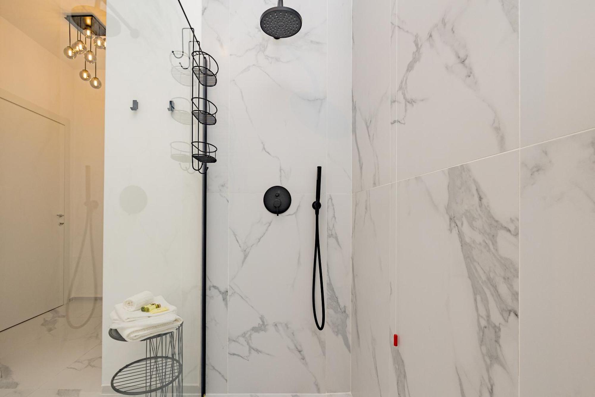 8 Luxury - Centro - Porta Venezia Leilighet *