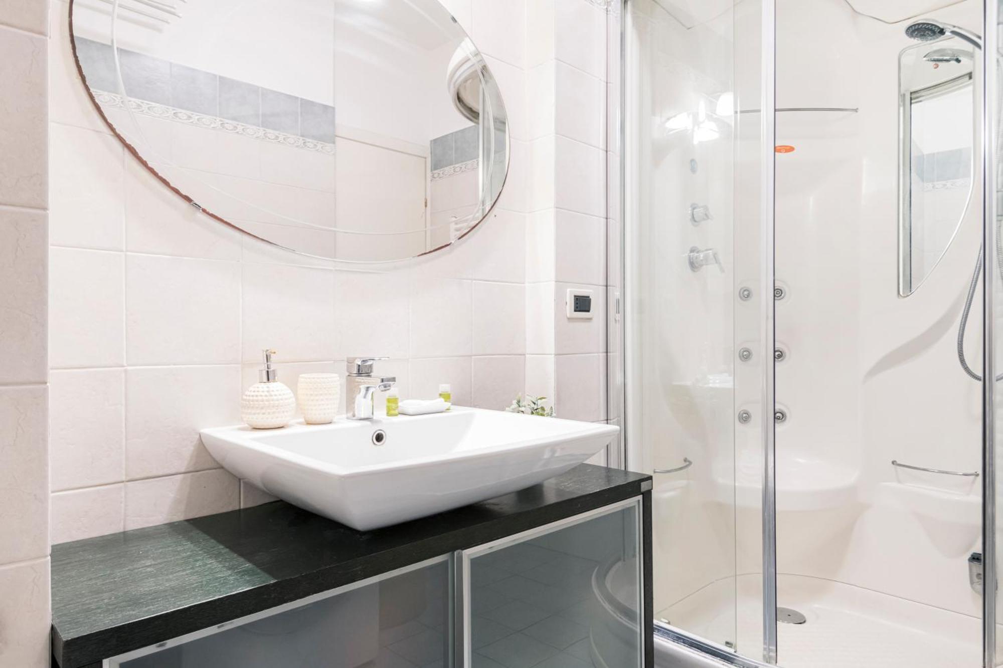 Lejlighed Easylife - Pearl With Balcony On Ticinese District *