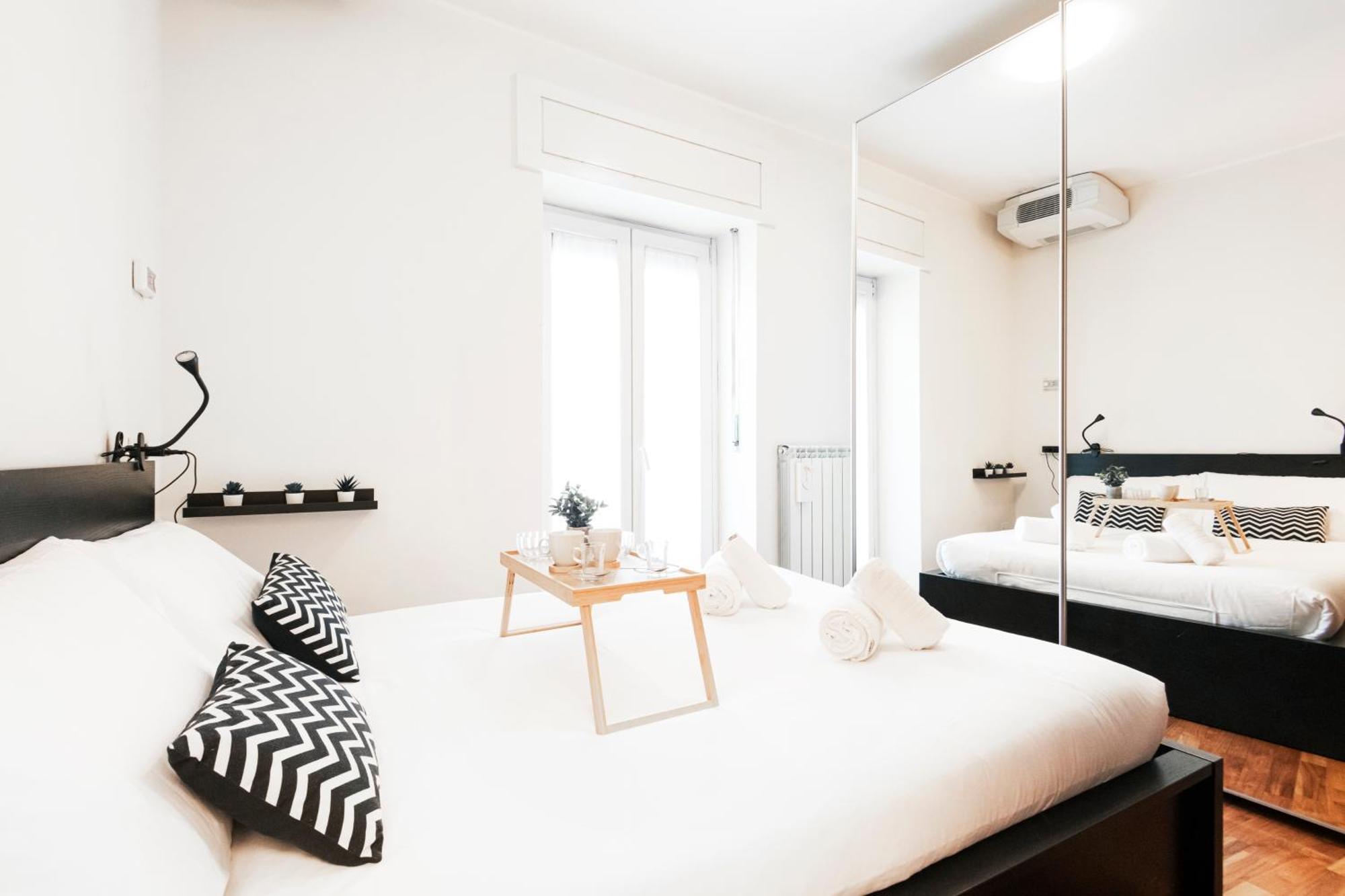 Easylife - Pearl With Balcony On Ticinese District Lejlighed