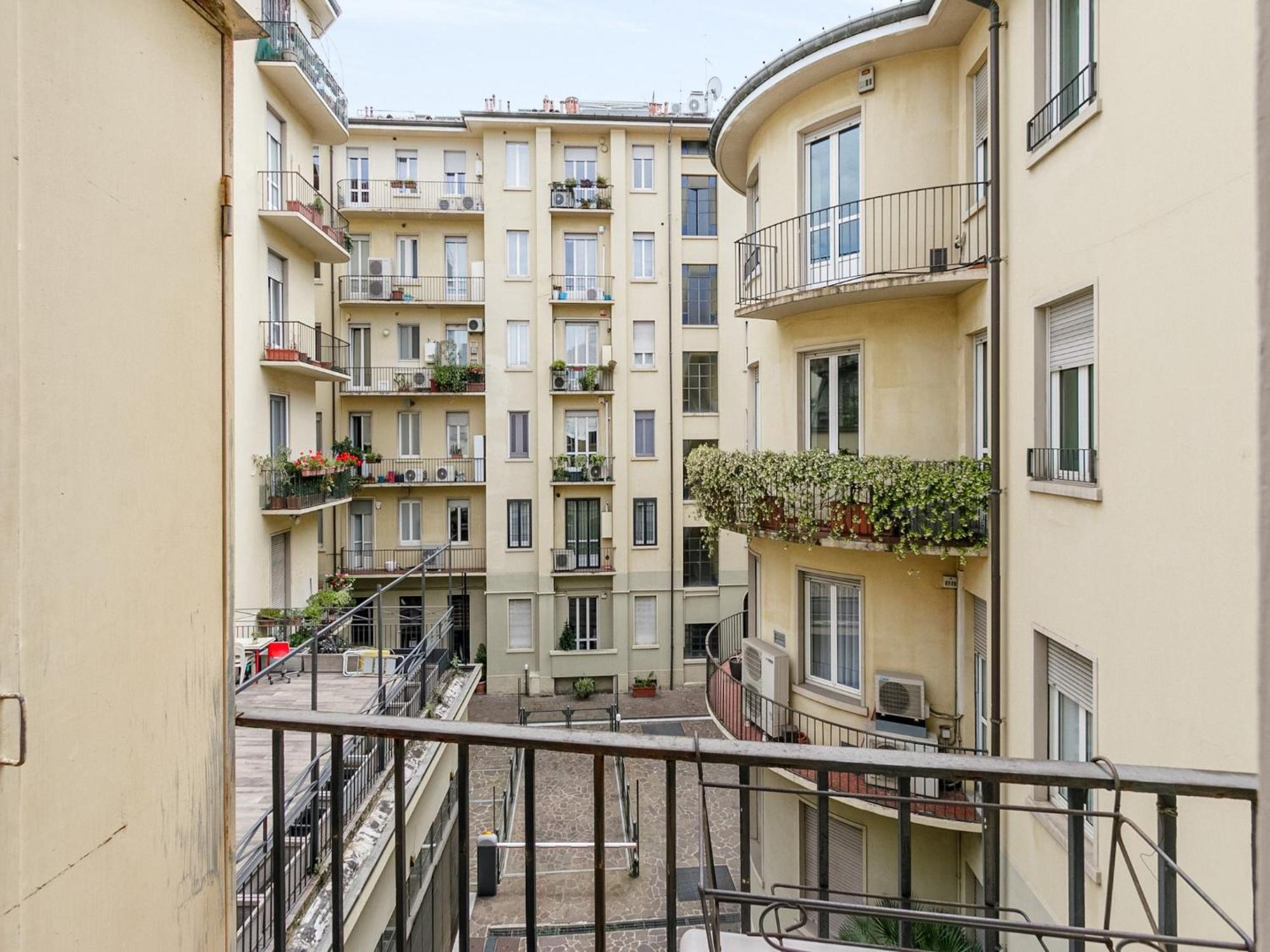 Centro Via Della Signora Milano