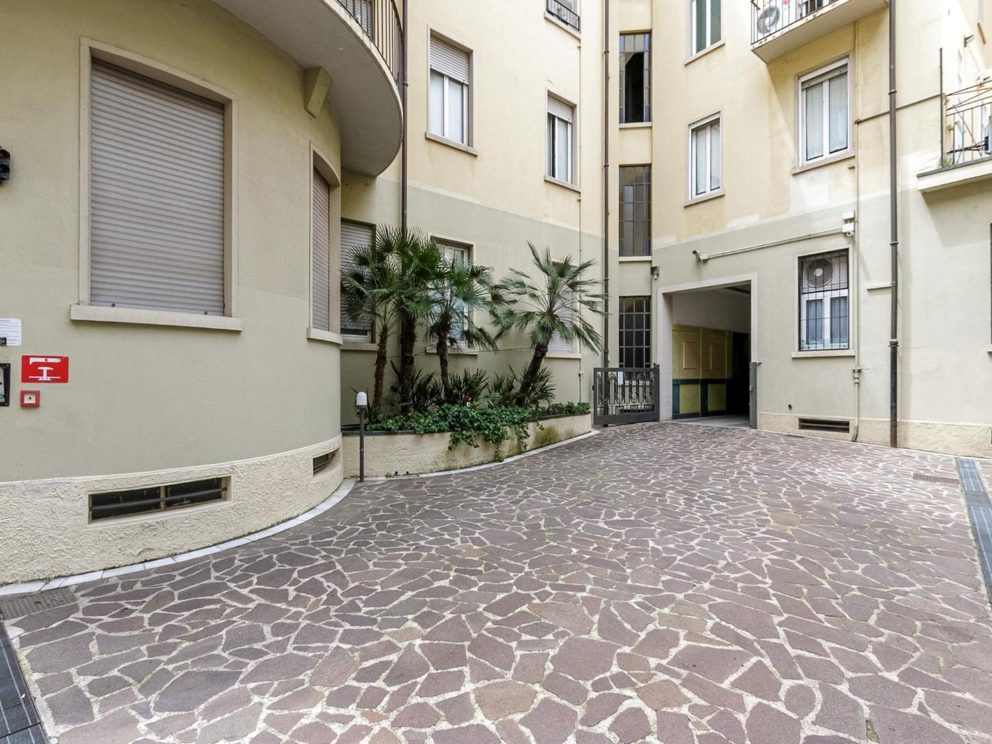 Centro Via Della Signora Milano