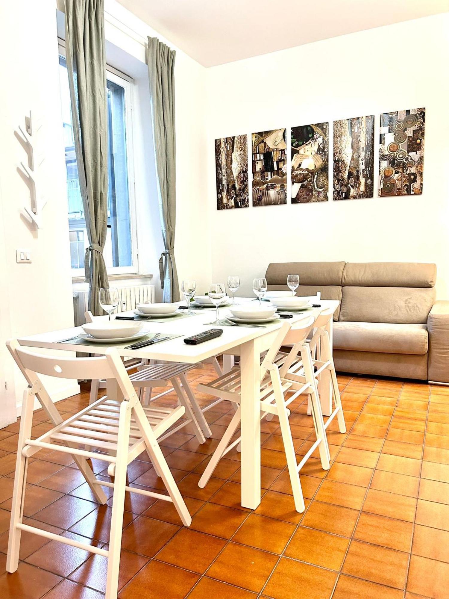 Golden Star Apartment *