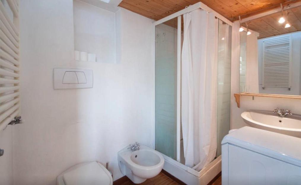 Dhomes - And - Duomo Delight, Terrace Apartment Milan