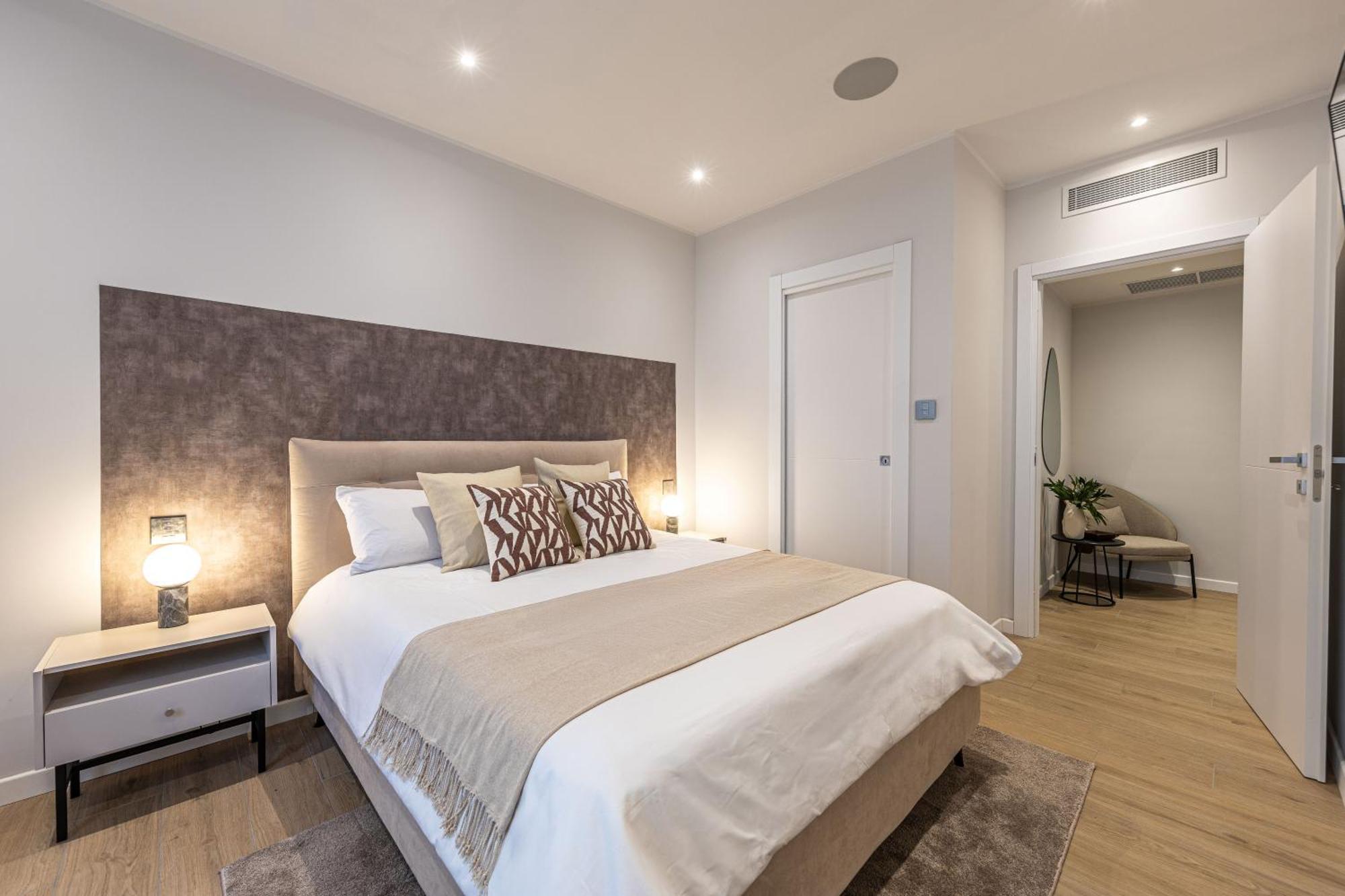 Luxury 2 Bedroom In *