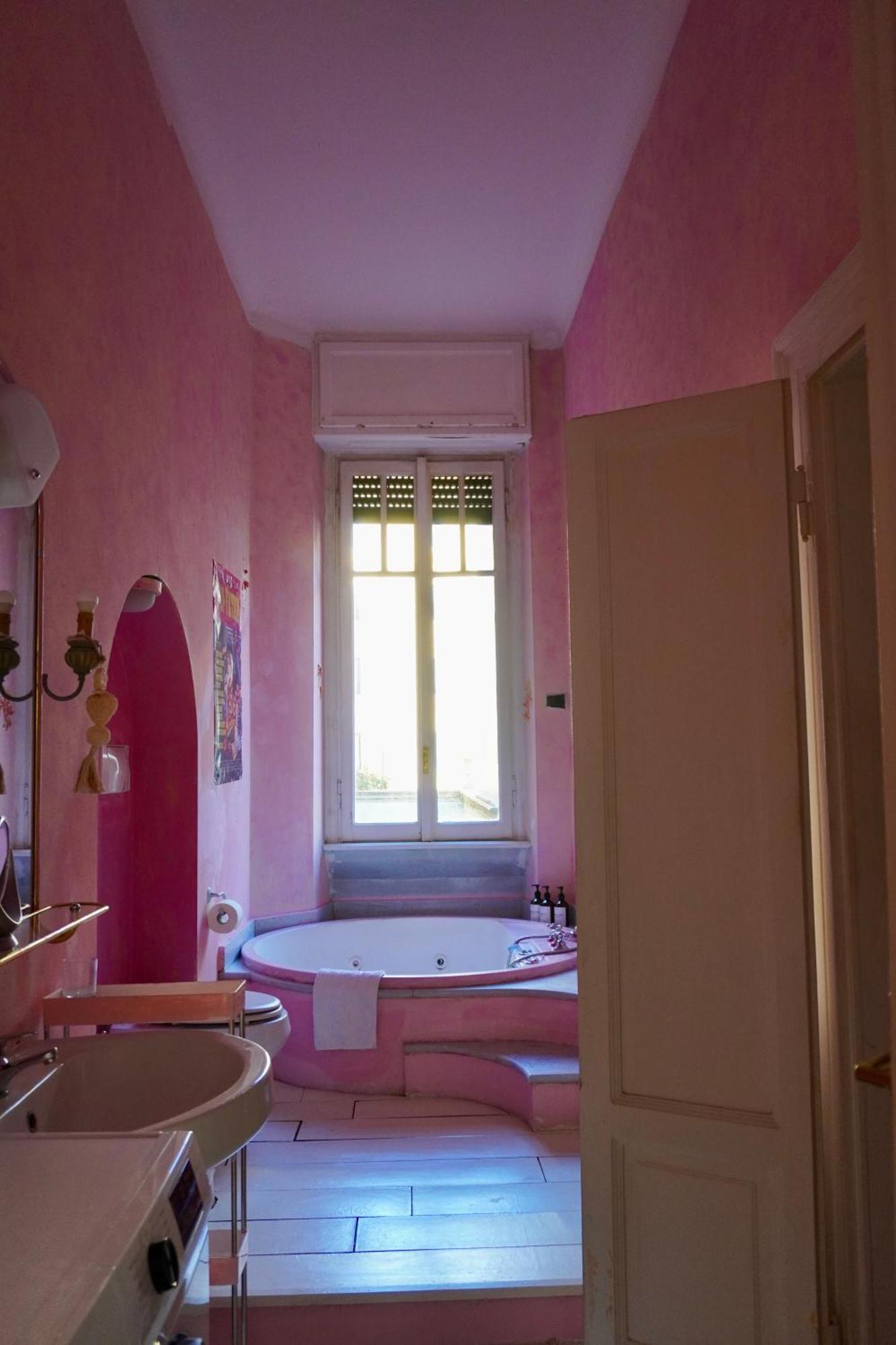 Appartamento Eschilo In Rosa: Charme E Design Milano