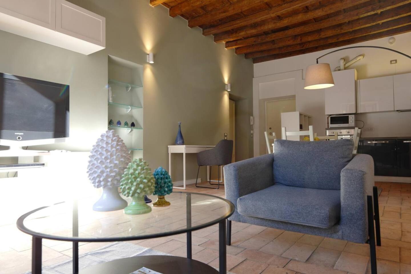 Appartamento Navigli Darsena - Luxury With Balcony
