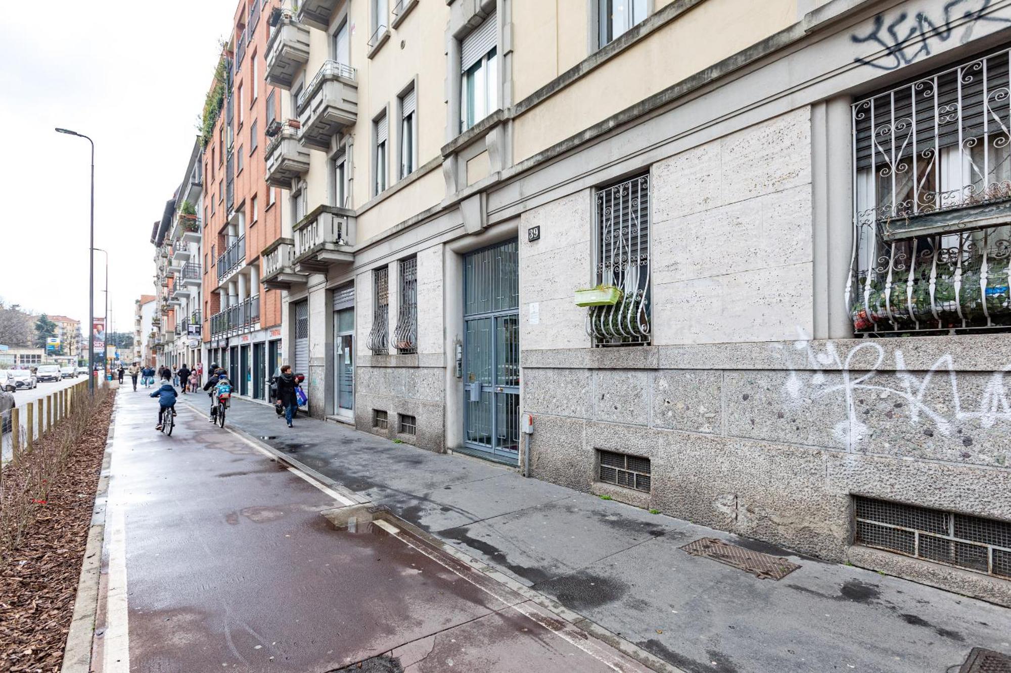 Apartment Certosa Enchanting With Balcony - Collection *