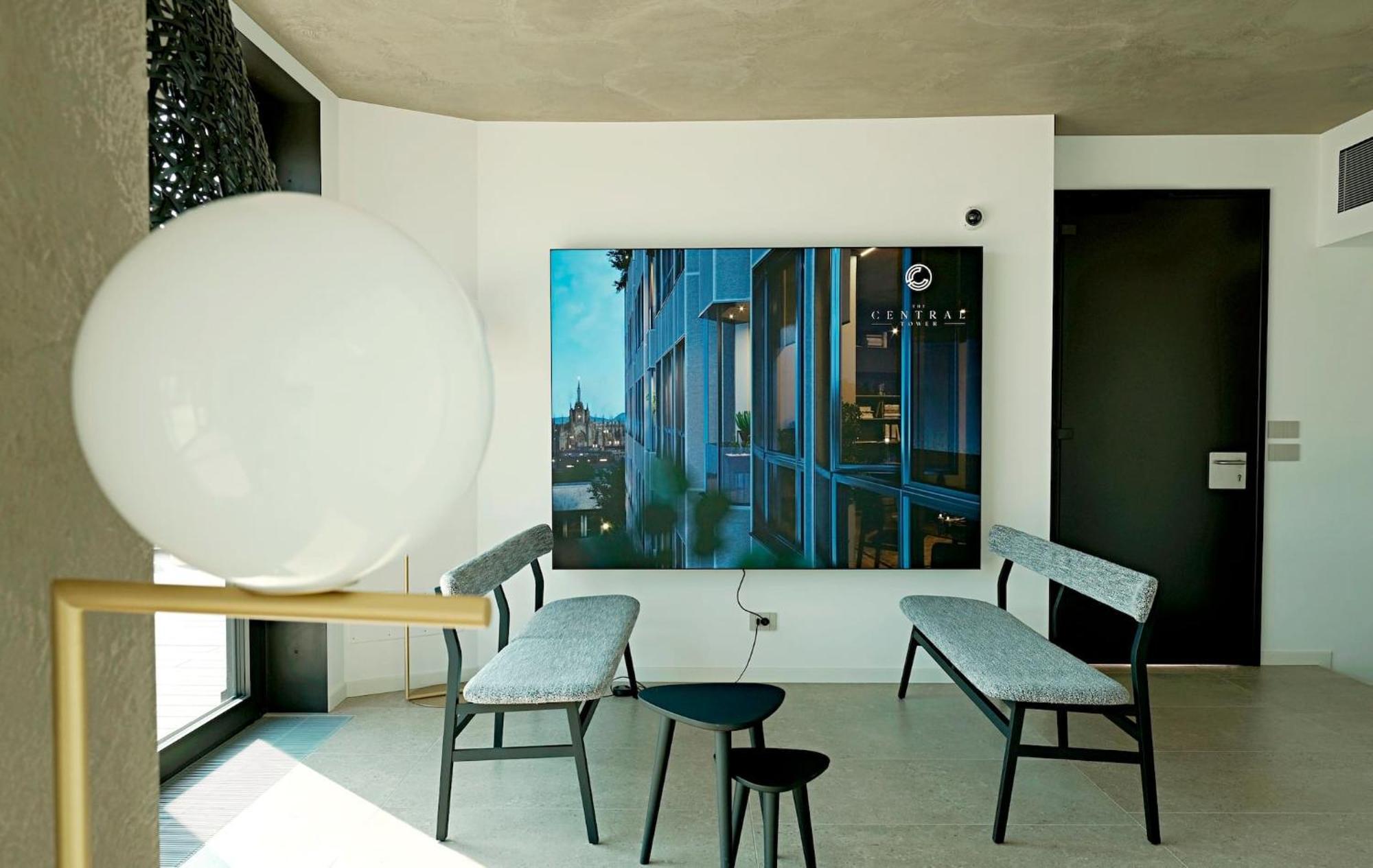 San Babila Tower With Panoramic Terrace Overlooking Duomo By Rentopolis Apartment *