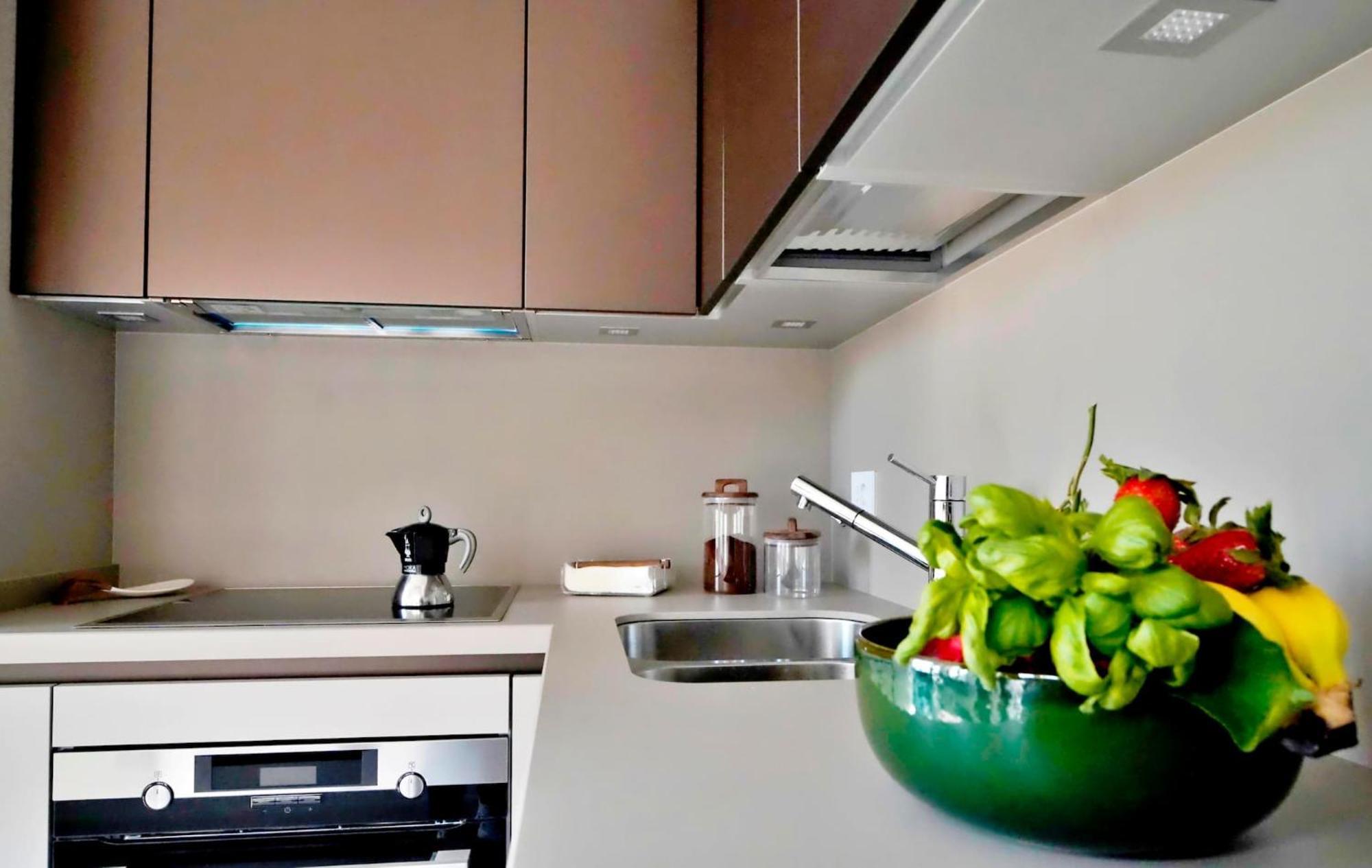 Apartment San Babila Tower With Panoramic Terrace Overlooking Duomo By Rentopolis *