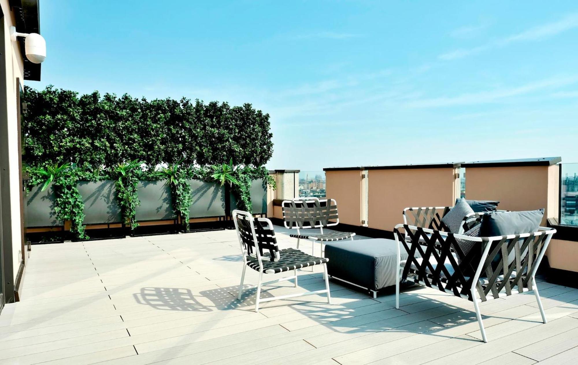 San Babila Tower With Panoramic Terrace Overlooking Duomo By Rentopolis Apartment Mailand